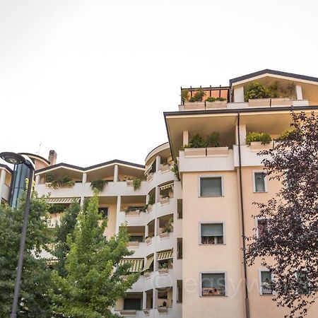 Easy Welcome Casa Rosada Apartman Nova Milanese Kültér fotó