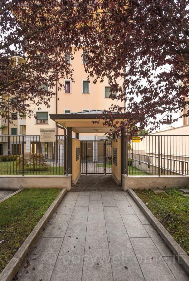 Easy Welcome Casa Rosada Apartman Nova Milanese Kültér fotó